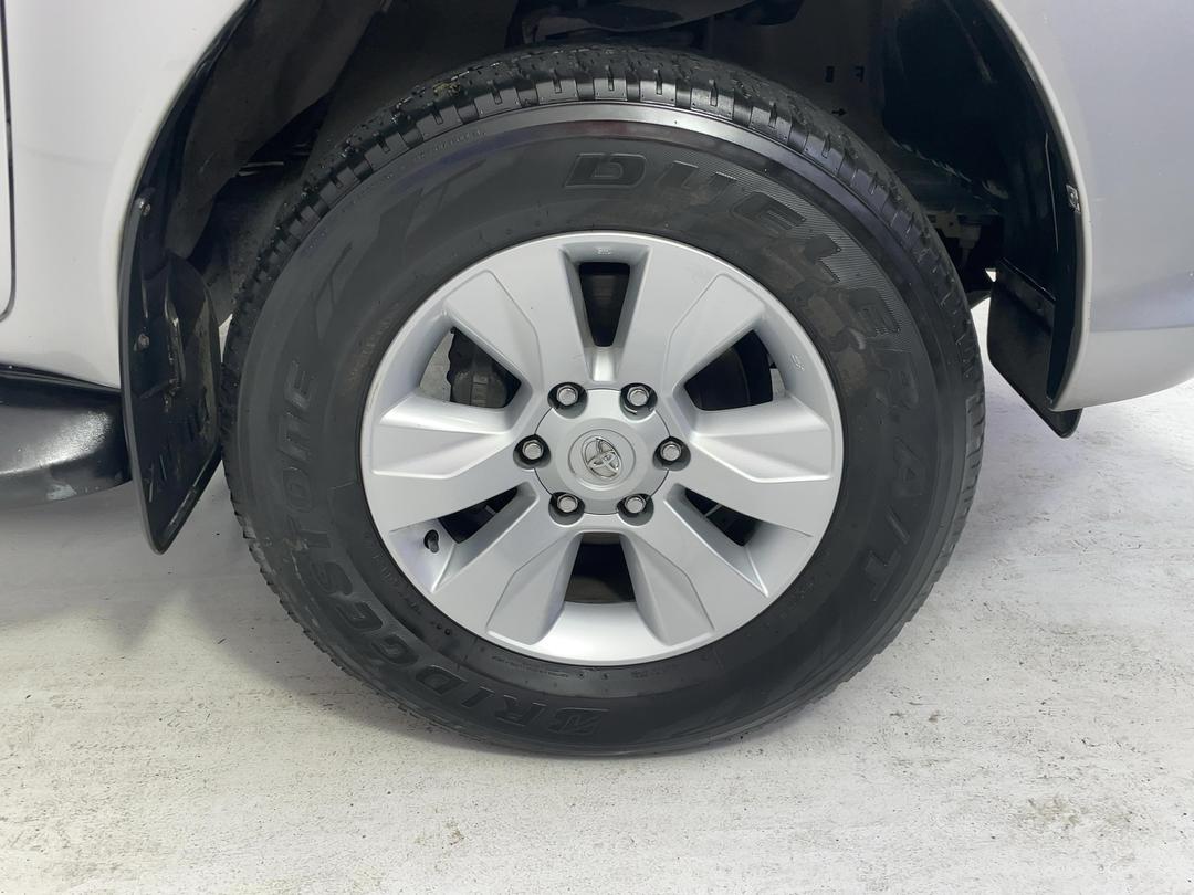 Photo '9' of Toyota Hilux
