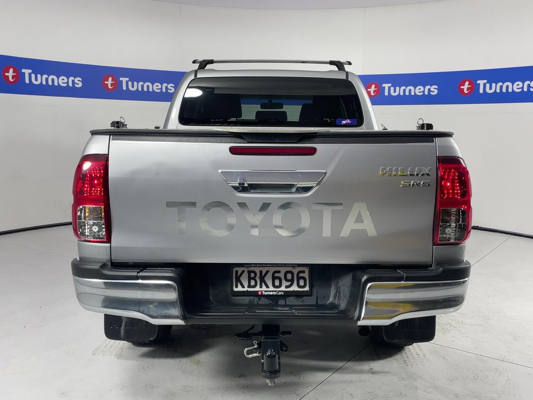 Photo '6' of Toyota Hilux