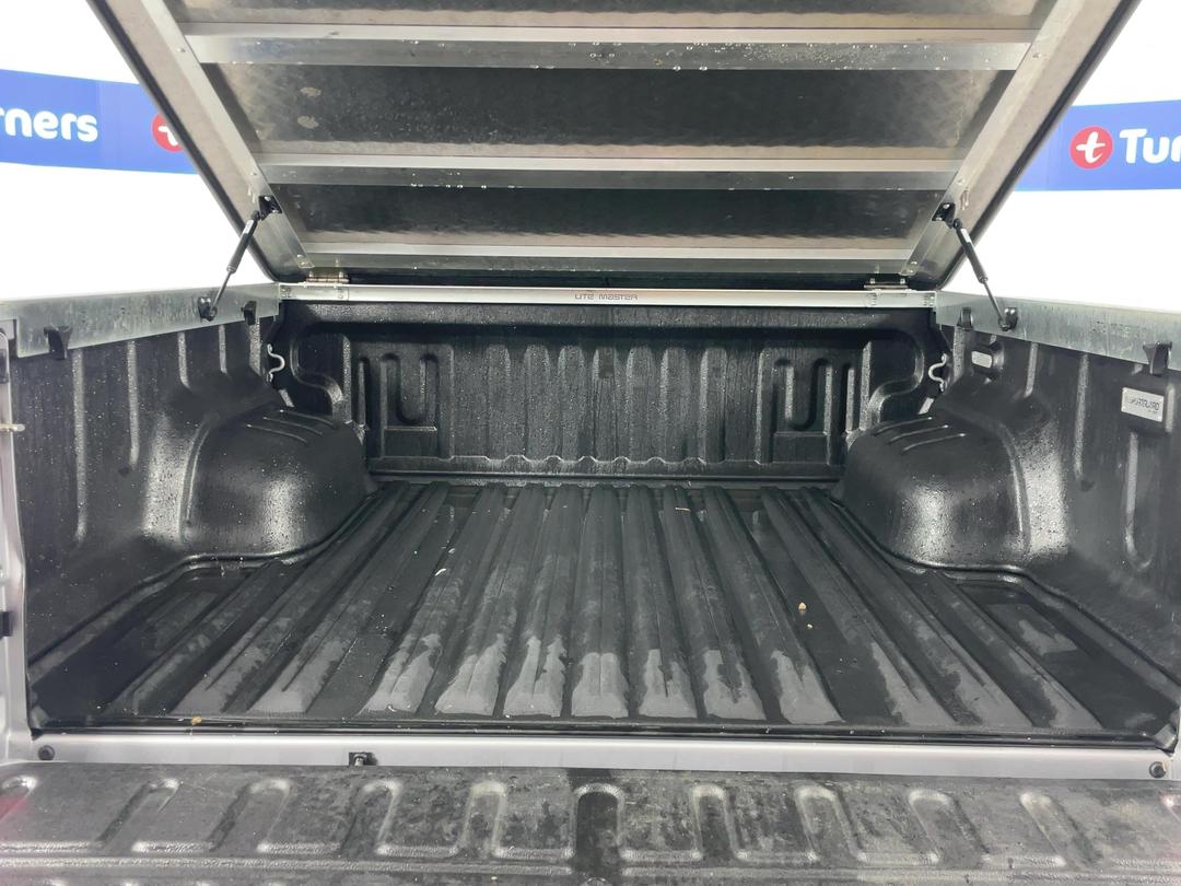 Photo '14' of Toyota Hilux