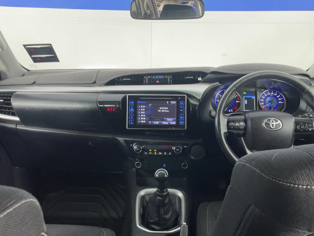 Photo '17' of Toyota Hilux