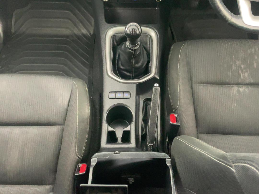 Photo '18' of Toyota Hilux