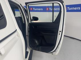 Photo '19' of Toyota Hilux