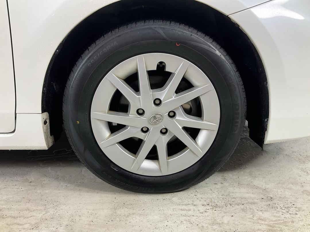 Photo '9' of Toyota Prius