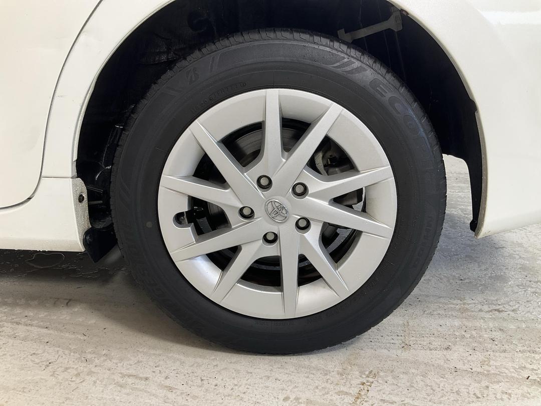 Photo '11' of Toyota Prius