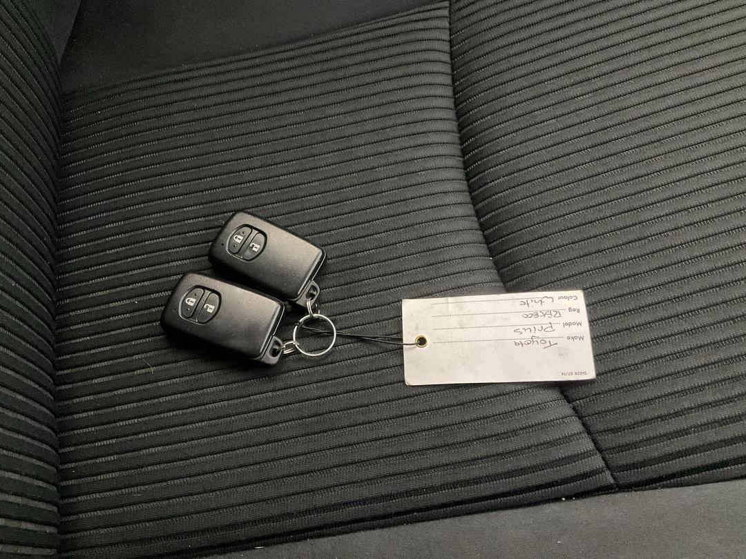 Photo '22' of Toyota Prius