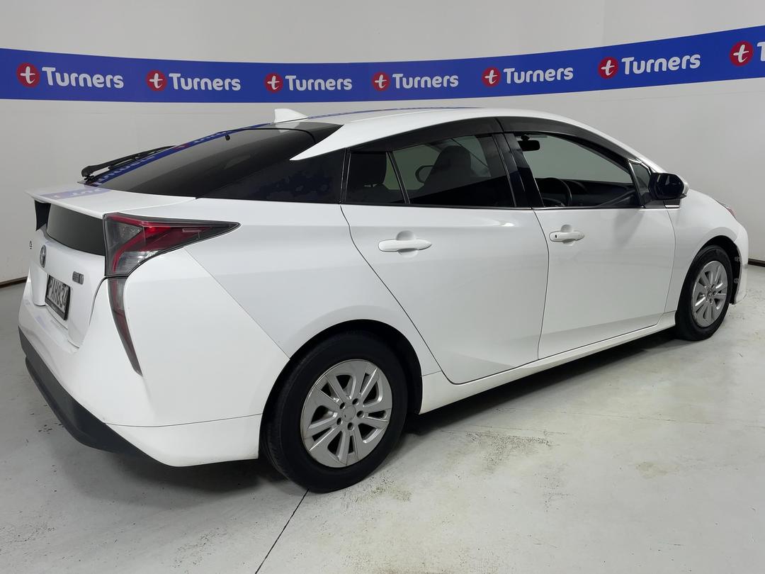 Photo '7' of Toyota Prius