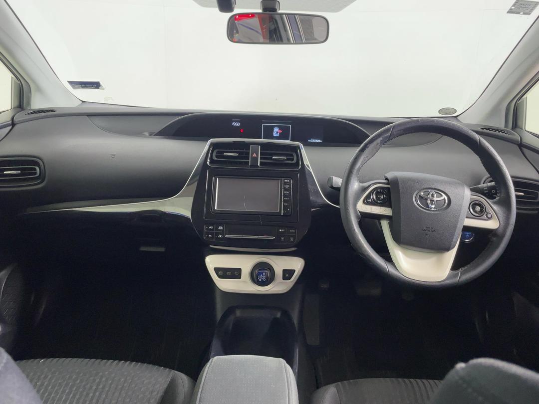 Photo '17' of Toyota Prius