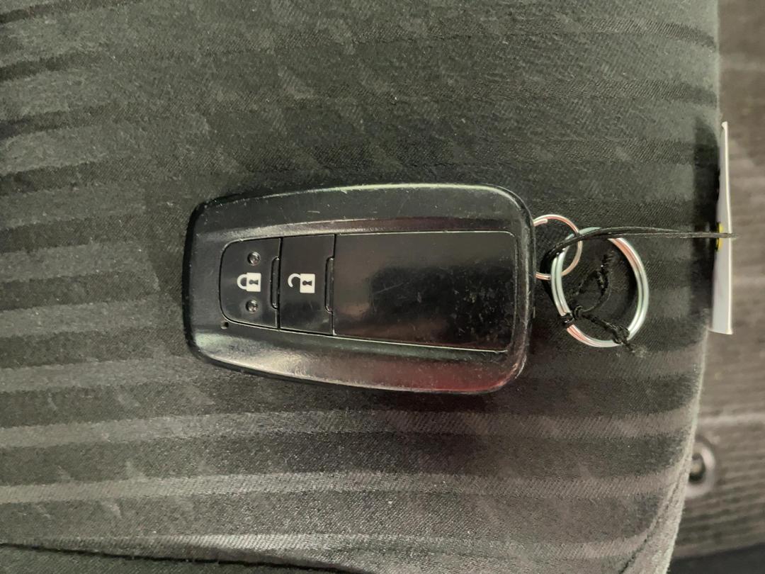Photo '22' of Toyota Prius