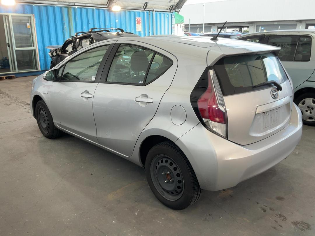 Photo '9' of Toyota Prius C GX Photo '9' of Toyota Prius C GX
