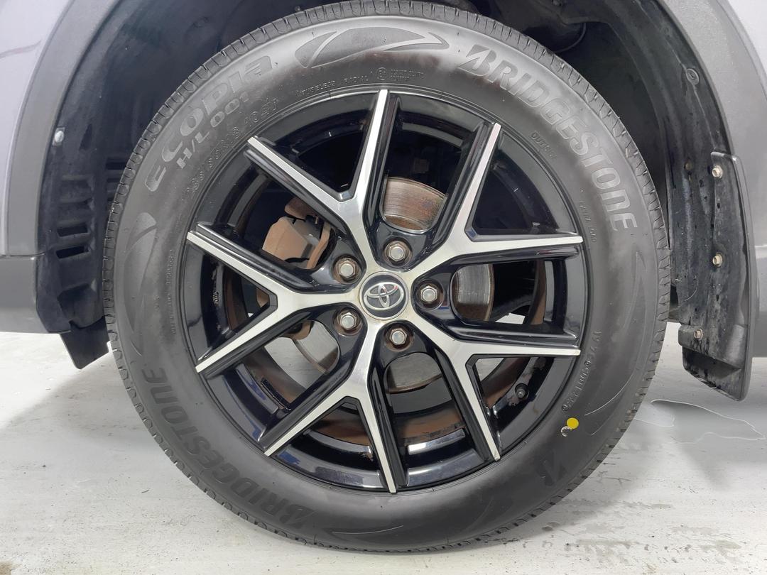 Photo '10' of Toyota Rav4