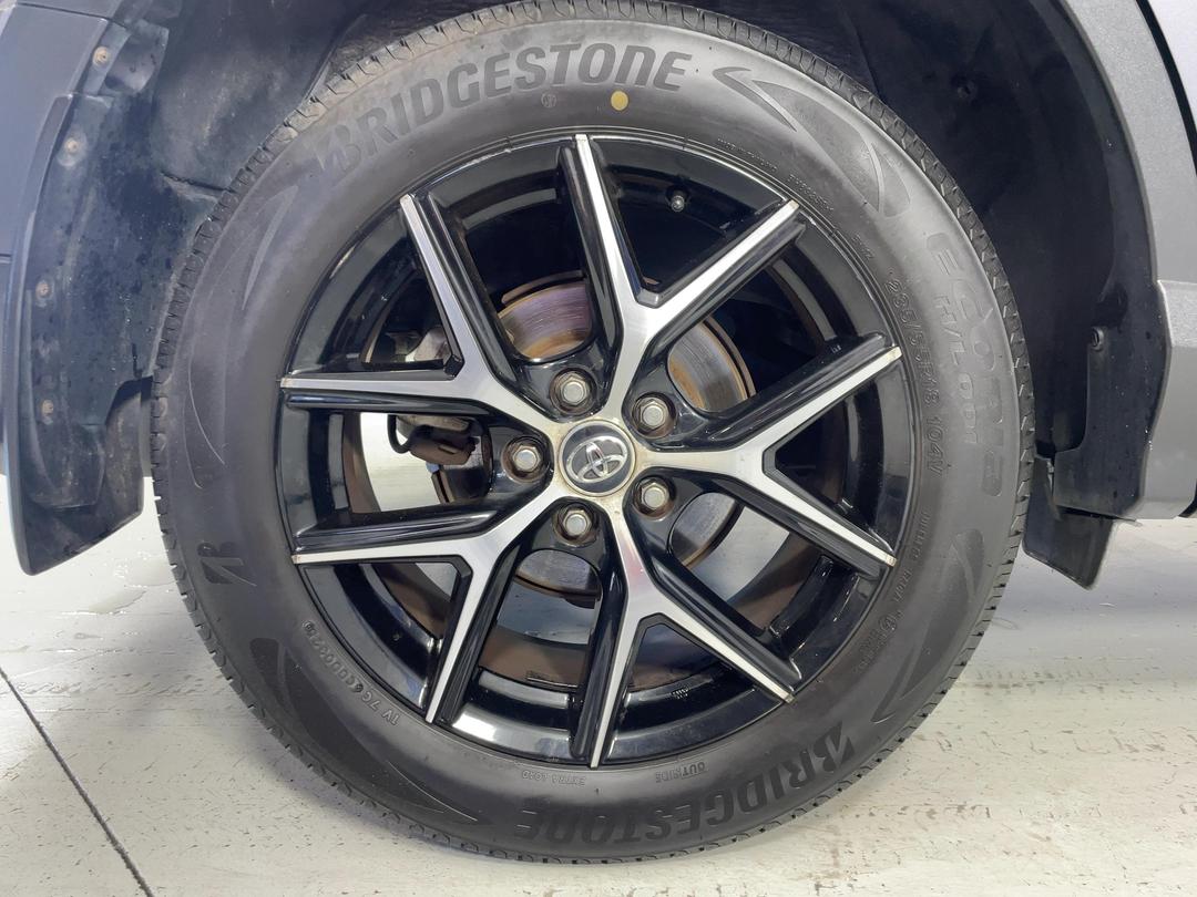 Photo '12' of Toyota Rav4