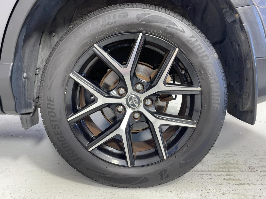 Photo '11' of Toyota Rav4