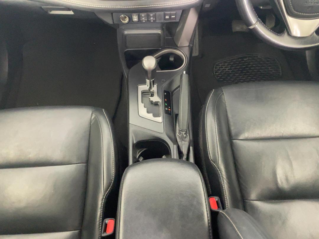 Photo '18' of Toyota Rav4