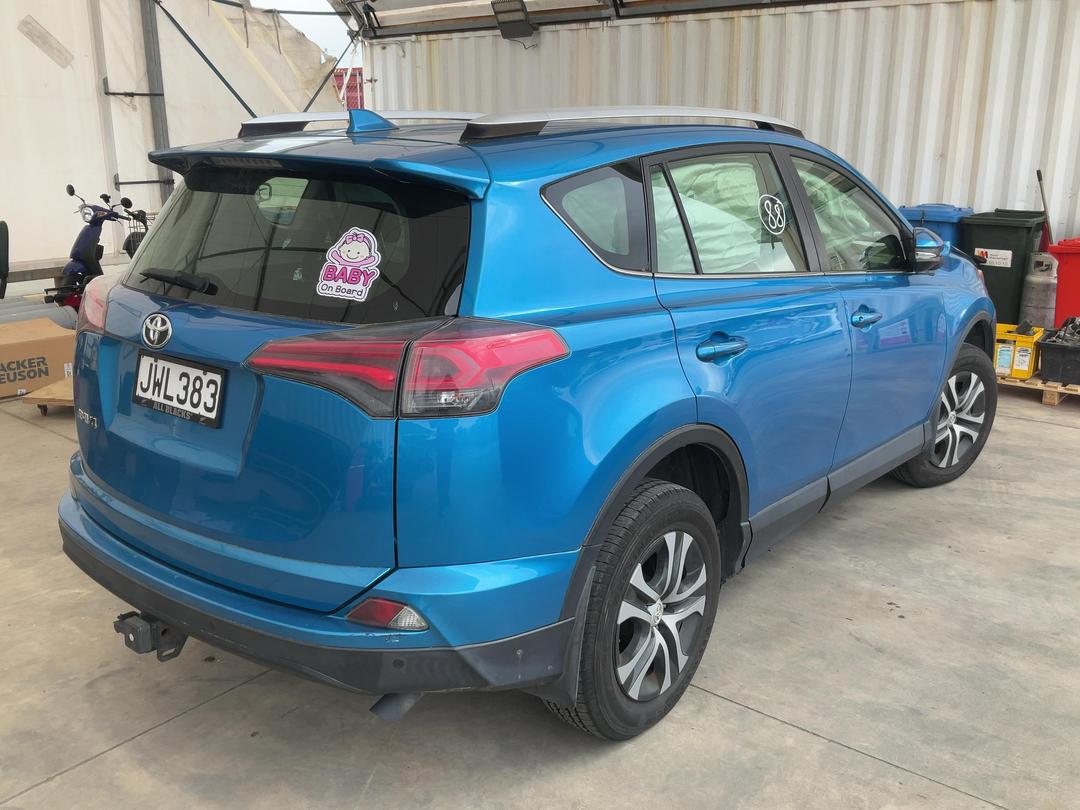 Photo '8' of Toyota Rav4 GX SUV