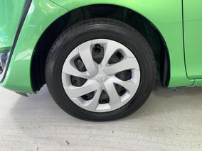 Photo '10' of Toyota Sienta