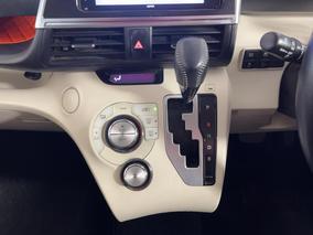 Photo '18' of Toyota Sienta
