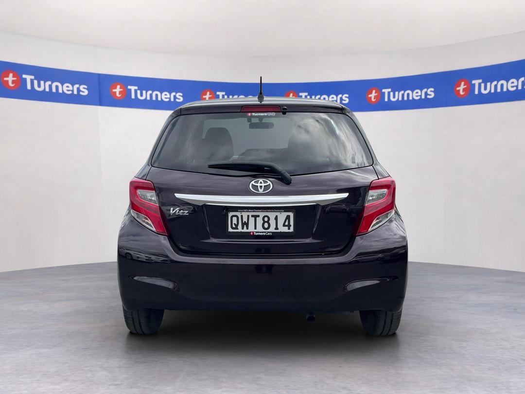 Photo '6' of Toyota Vitz