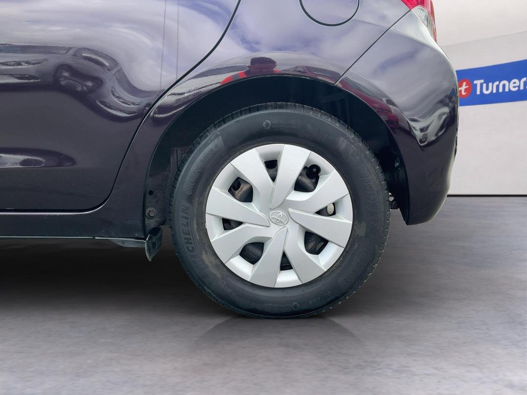 Photo '11' of Toyota Vitz