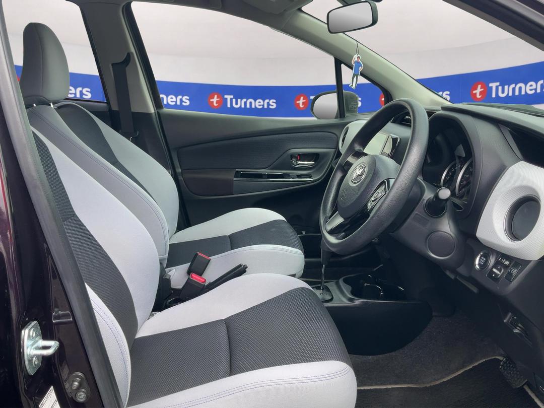 Photo '16' of Toyota Vitz