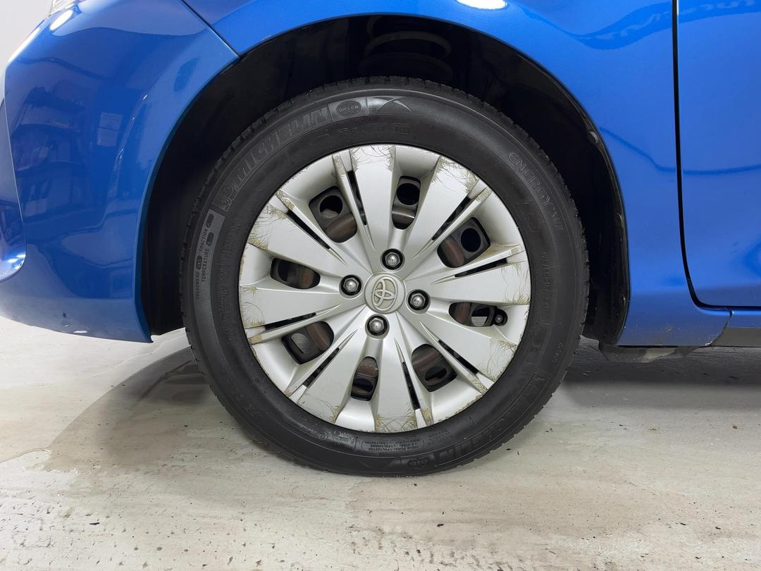 Photo '10' of Toyota Yaris