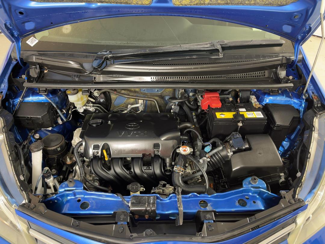 Photo '13' of Toyota Yaris