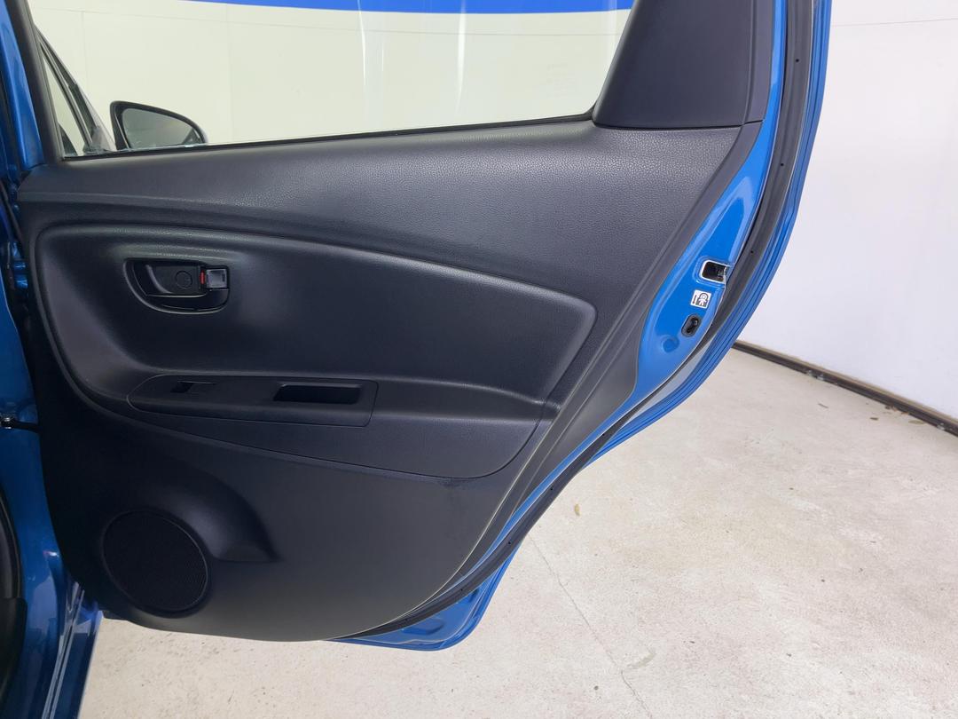 Photo '19' of Toyota Yaris