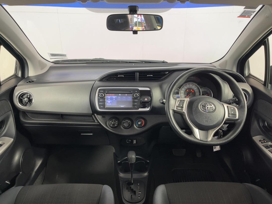 Photo '17' of Toyota Yaris