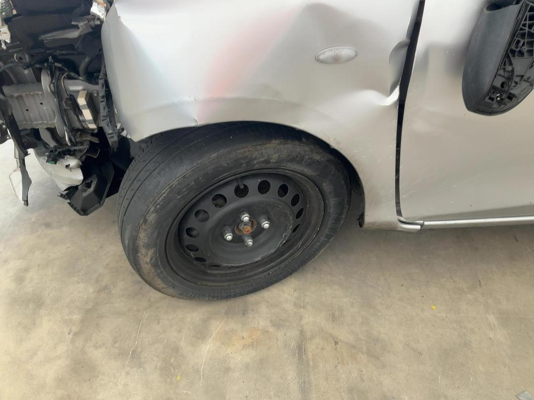 Photo '14' of Toyota Yaris GX