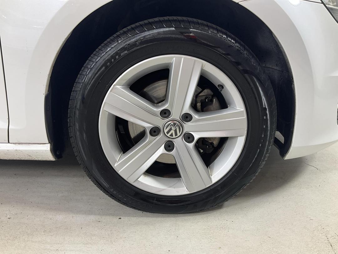 Photo '9' of Volkswagen Golf