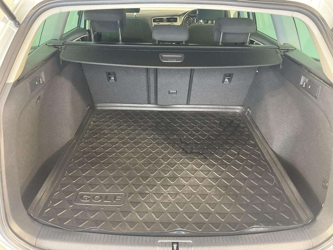 Photo '14' of Volkswagen Golf