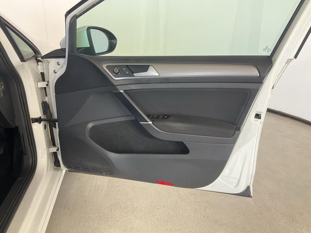 Photo '15' of Volkswagen Golf