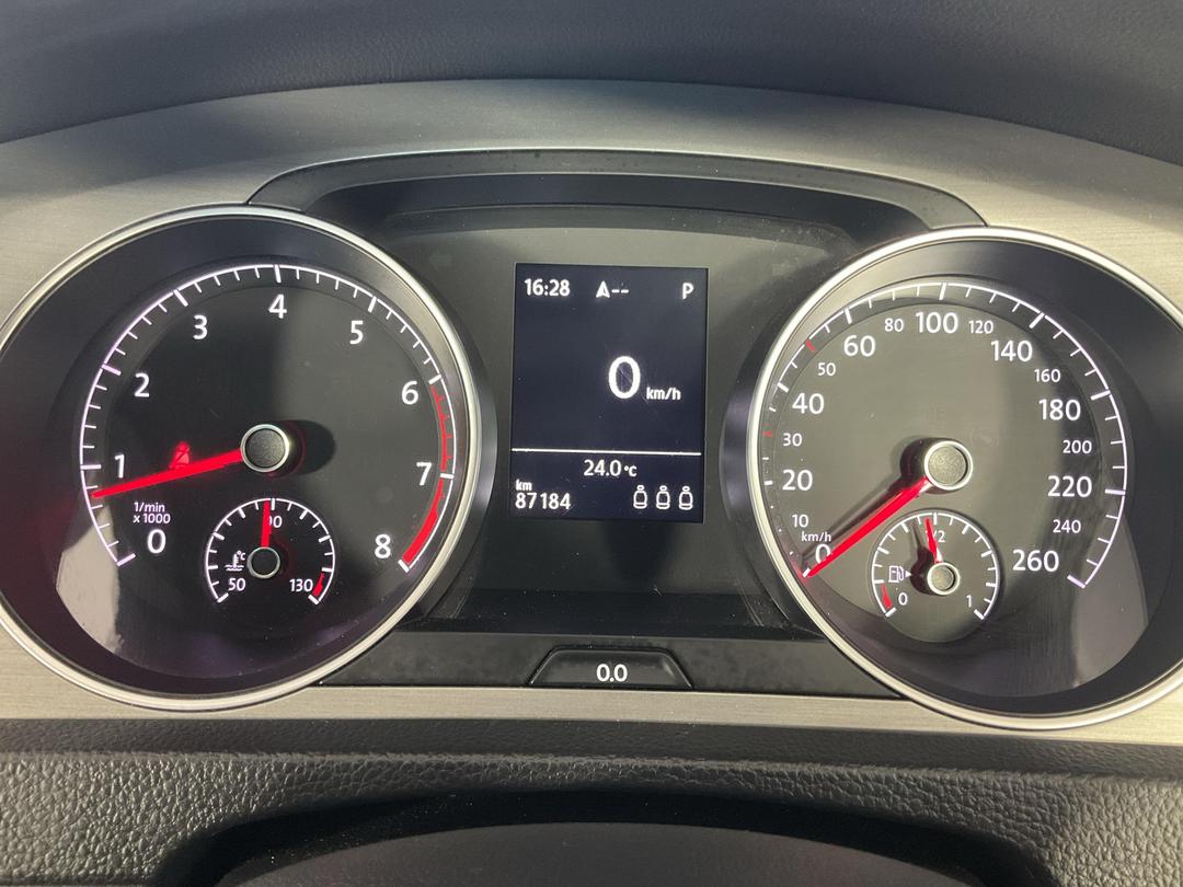 Photo '21' of Volkswagen Golf