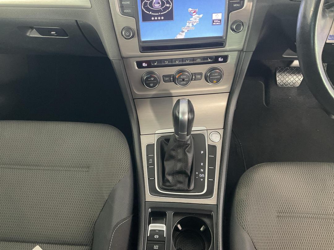 Photo '18' of Volkswagen Golf