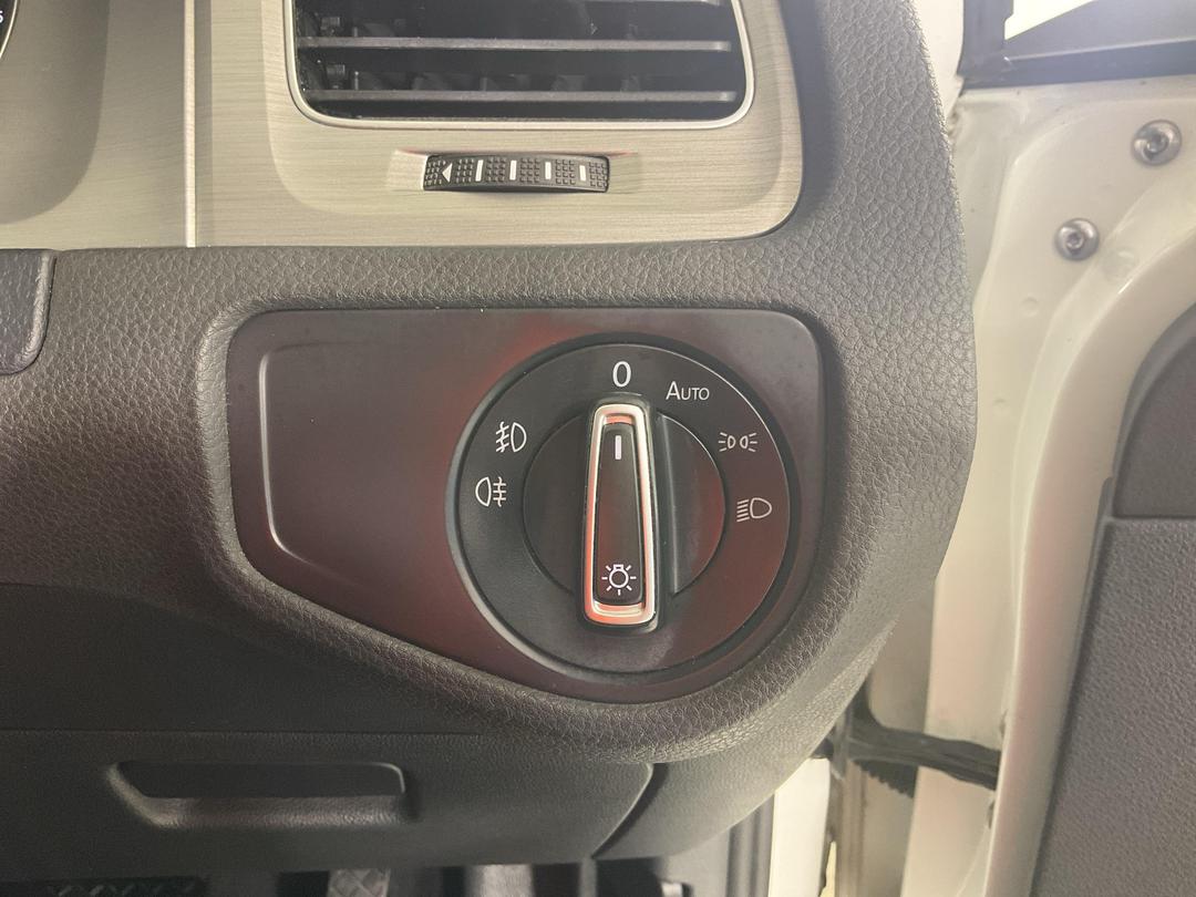 Photo '24' of Volkswagen Golf