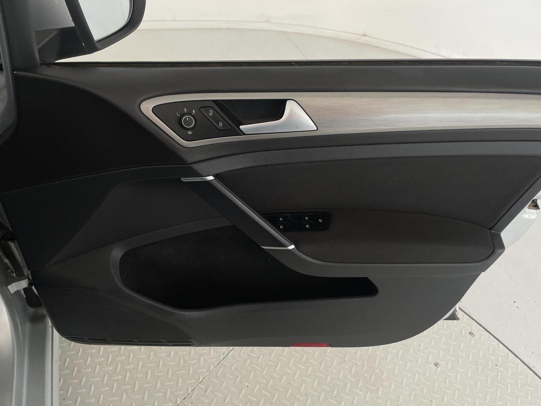 Photo '15' of Volkswagen Golf