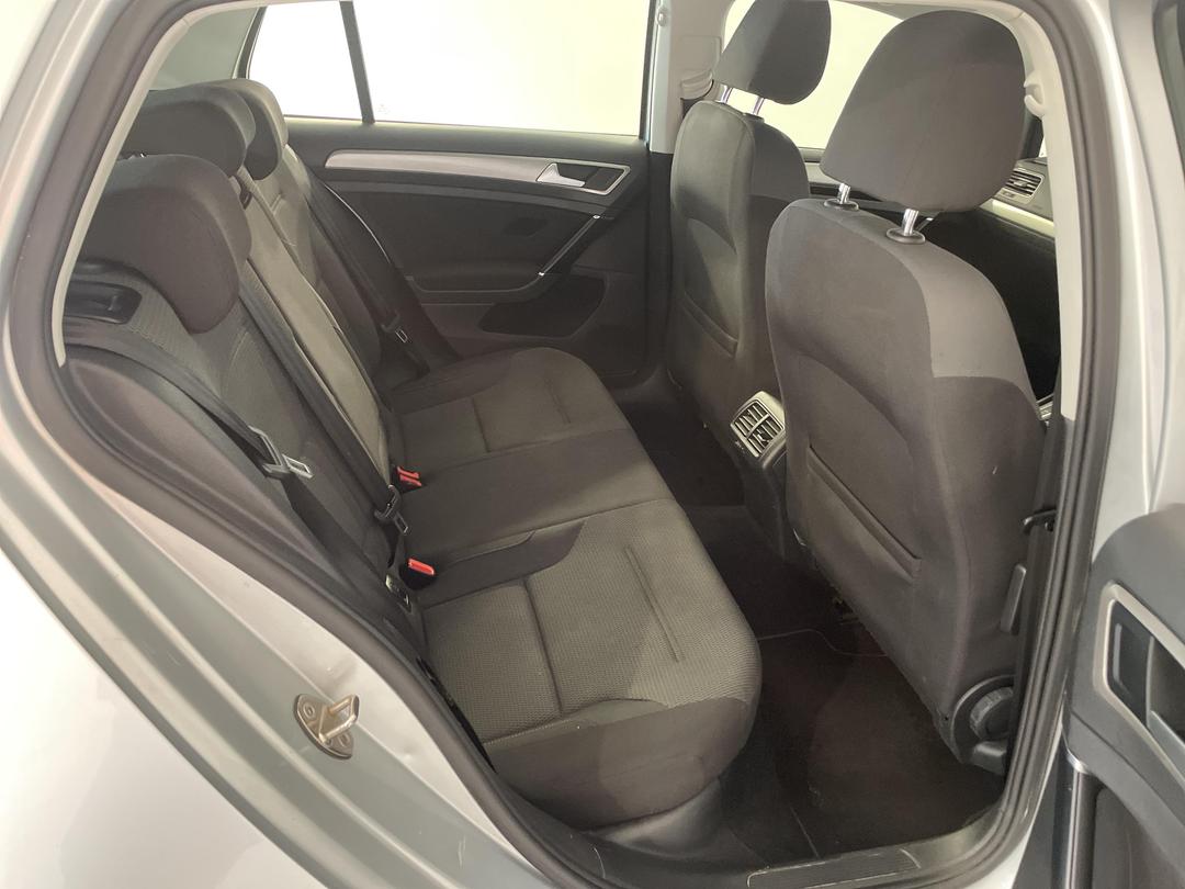 Photo '20' of Volkswagen Golf