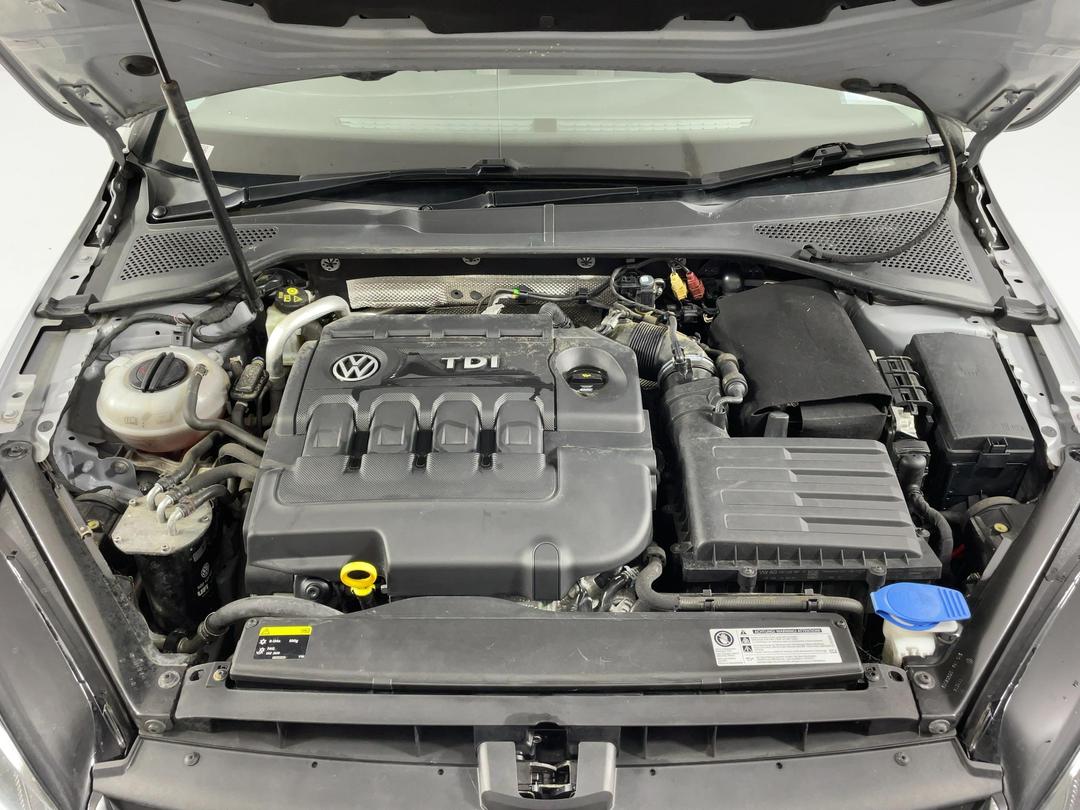 Photo '13' of Volkswagen Golf