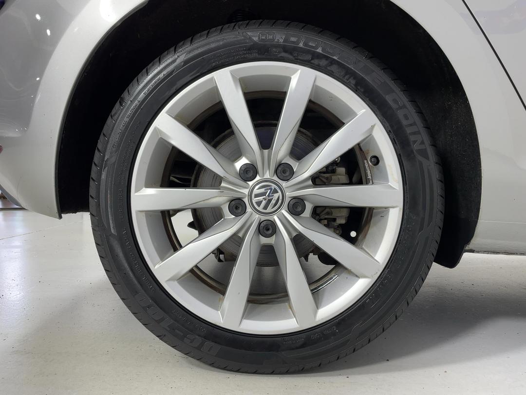 Photo '12' of Volkswagen Golf