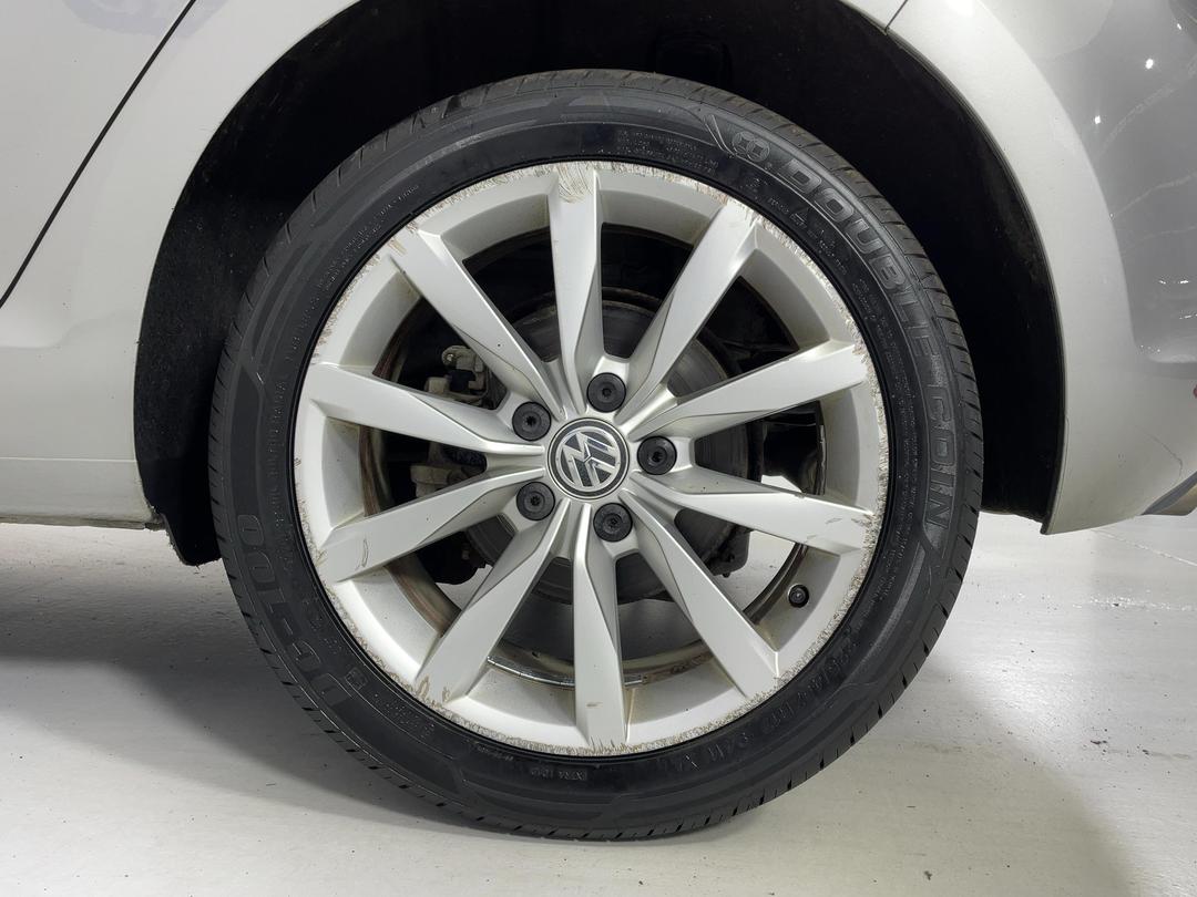 Photo '11' of Volkswagen Golf