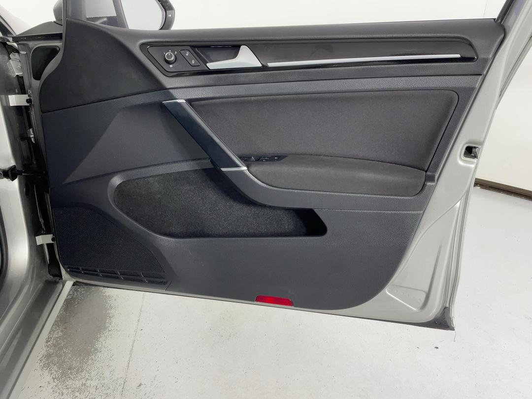 Photo '15' of Volkswagen Golf