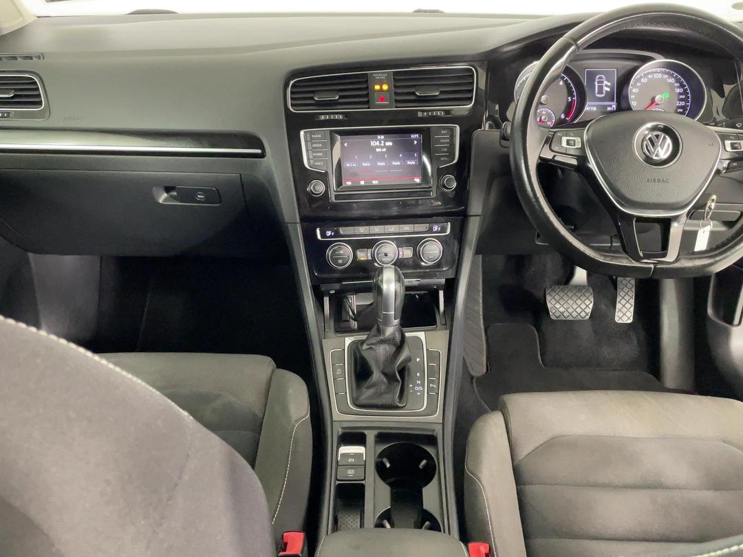 Photo '17' of Volkswagen Golf