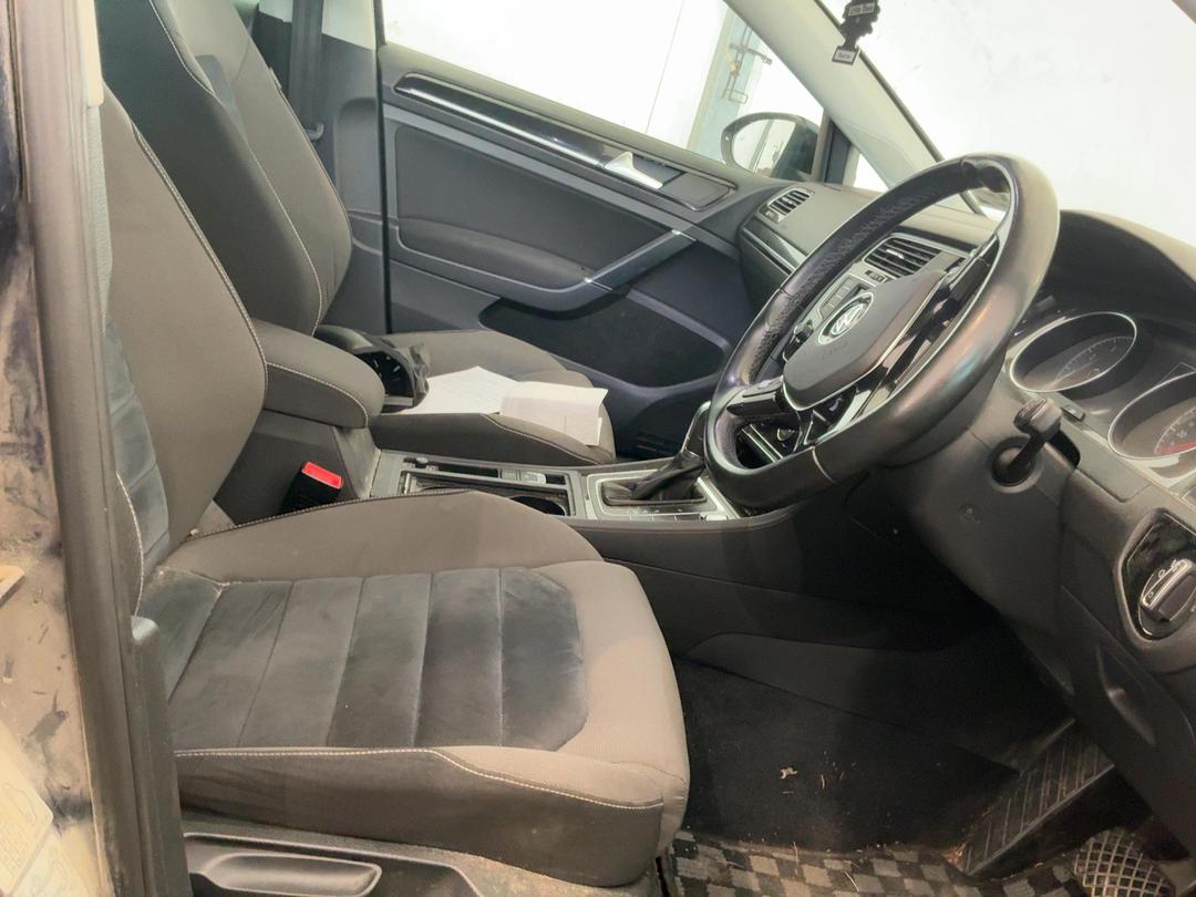 Photo '8' of Volkswagen Golf TSI Highline (DSG) Photo '8' of Volkswagen Golf TSI Highline (DSG)