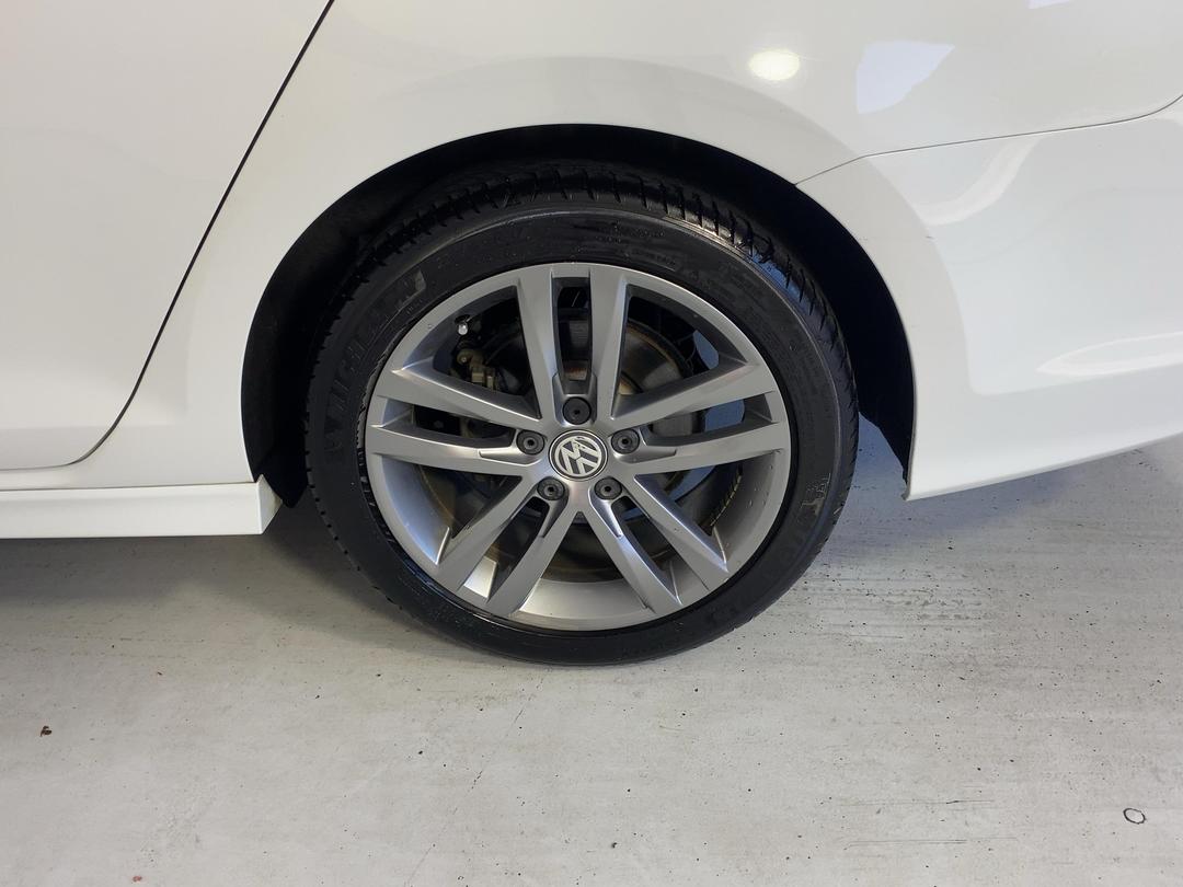 Photo '11' of Volkswagen Golf