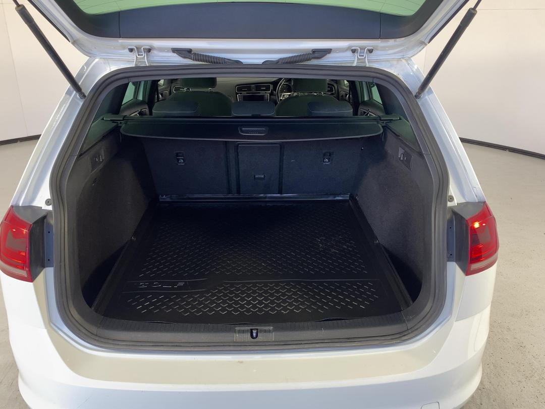Photo '14' of Volkswagen Golf
