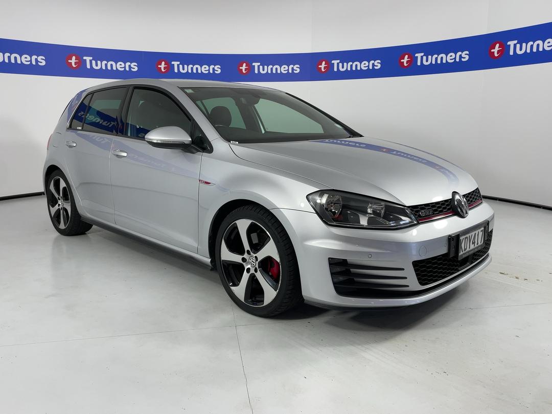 Photo '1' of Volkswagen Golf