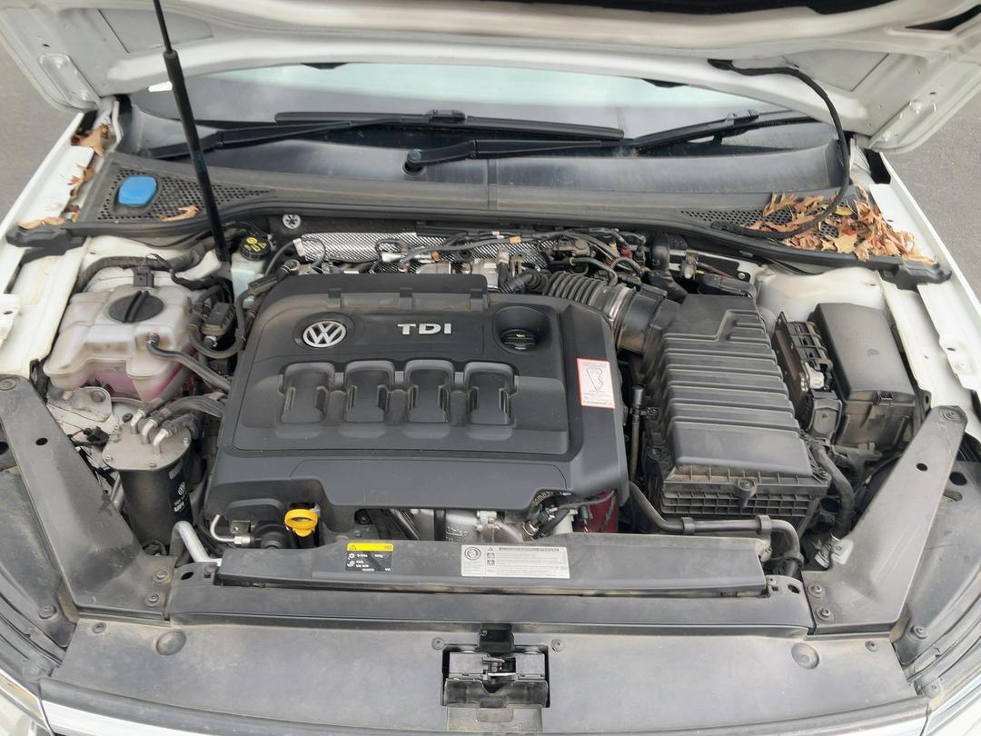 Photo '2' of Volkswagen Passat TDI 176KW 4M RL Photo '2' of Volkswagen Passat TDI 176KW 4M RL