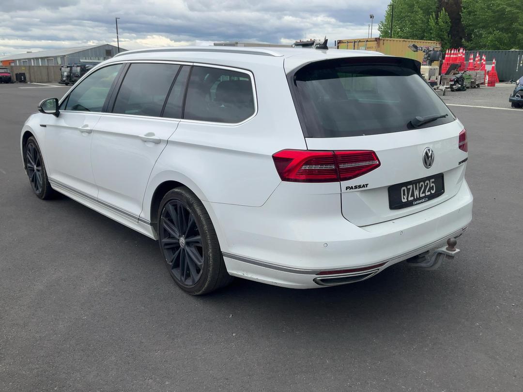 Photo '6' of Volkswagen Passat TDI 176KW 4M RL Photo '6' of Volkswagen Passat TDI 176KW 4M RL