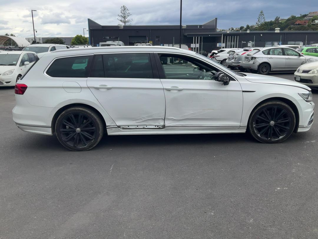 Photo '9' of Volkswagen Passat TDI 176KW 4M RL Photo '9' of Volkswagen Passat TDI 176KW 4M RL