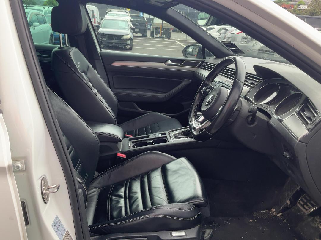 Photo '14' of Volkswagen Passat TDI 176KW 4M RL Photo '14' of Volkswagen Passat TDI 176KW 4M RL