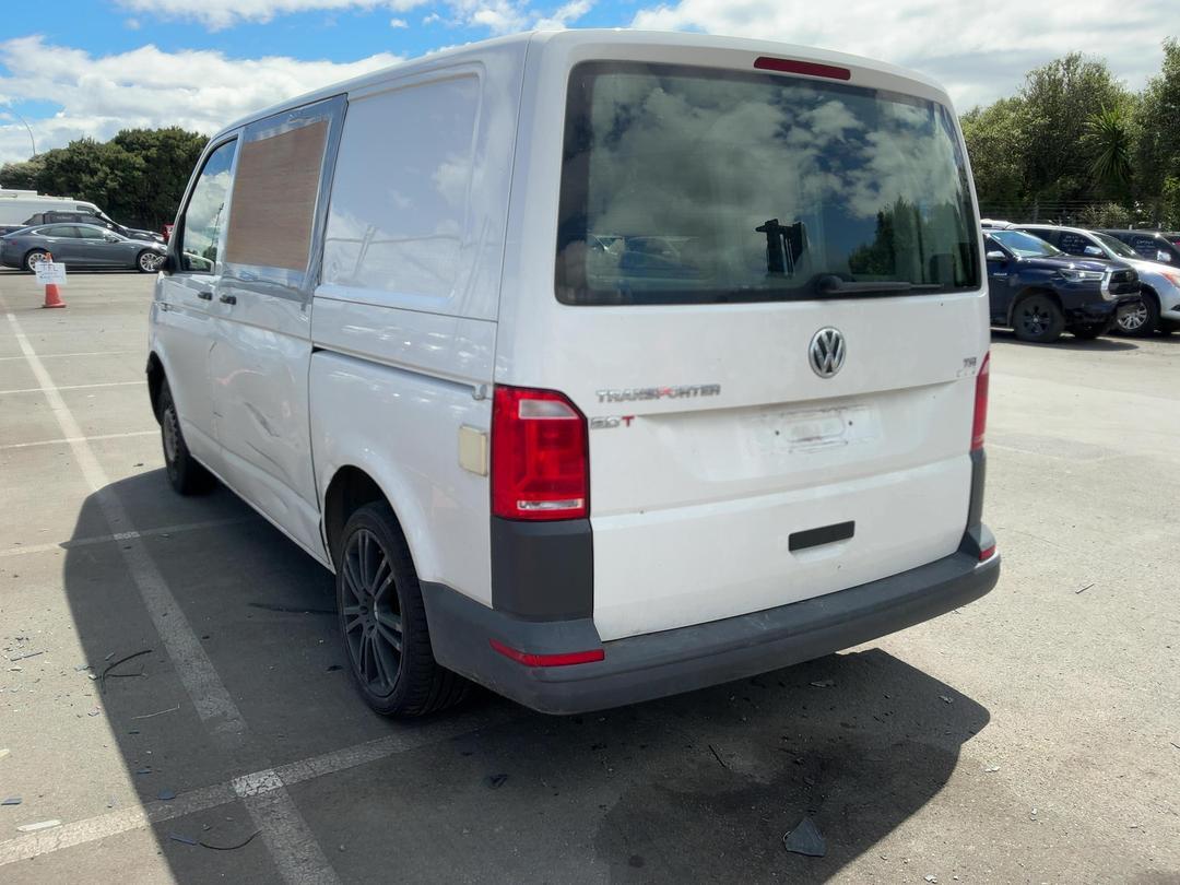 Photo '3' of Volkswagen T6 Transporter SWB Photo '3' of Volkswagen T6 Transporter SWB